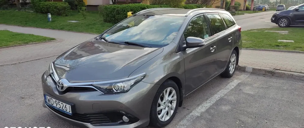 toyota auris białystok Toyota Auris cena 63750 przebieg: 102000, rok produkcji 2017 z Białystok